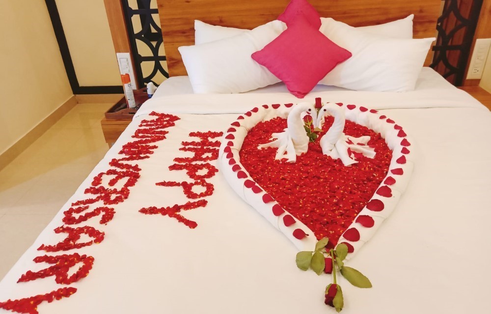 Riverfront Honeymoon Suite