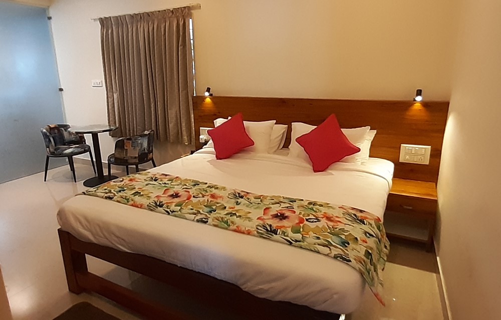 Riverfront Luxury Suite